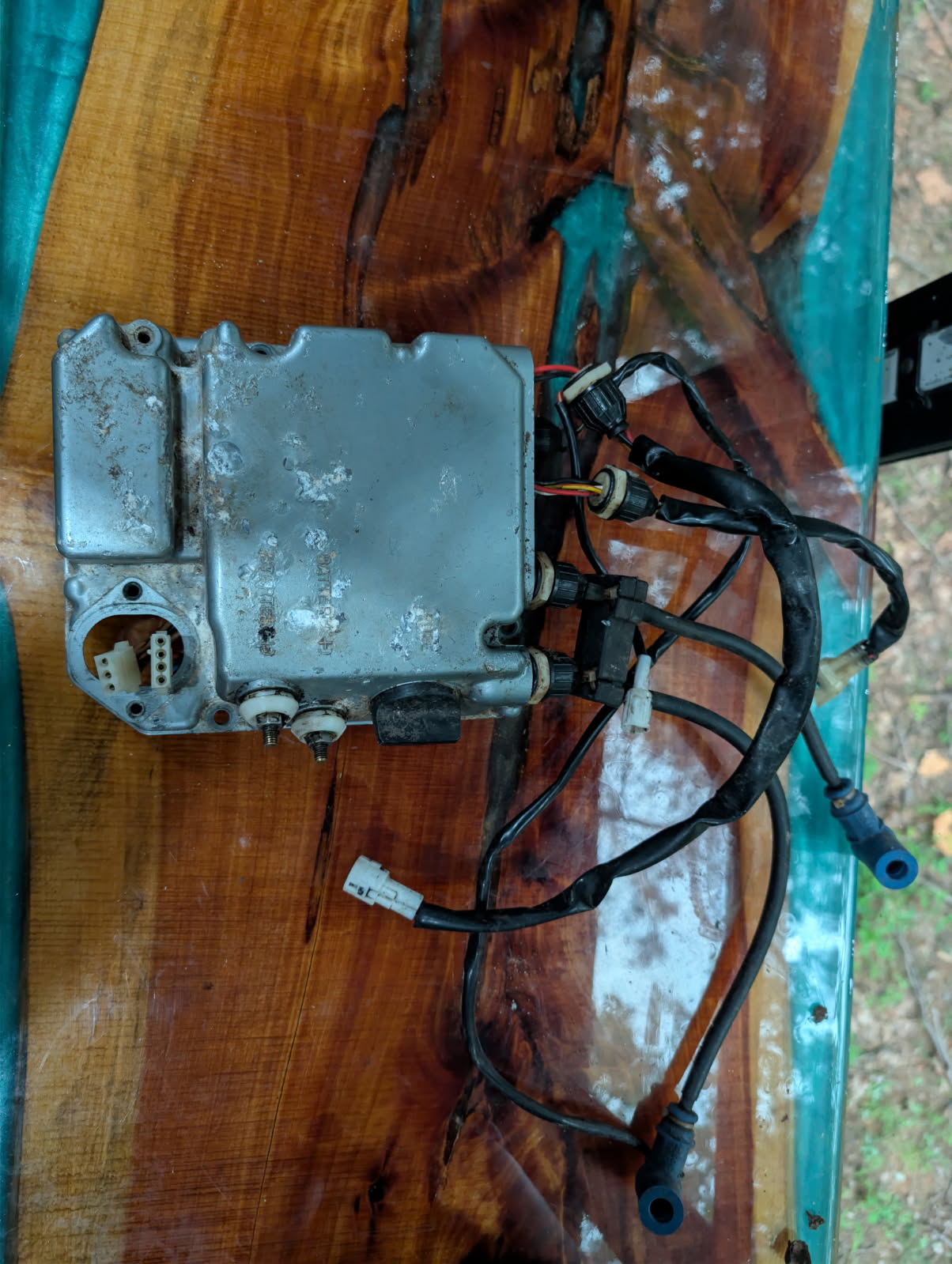 Kawasaki 750 ECU CDI box interior components